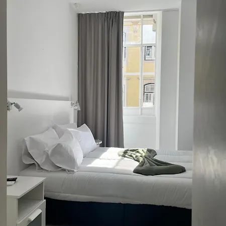 Paradise Hostel *