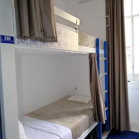 Paradise Hostel *