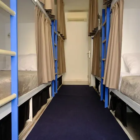 Auberge de jeunesse Paradise *