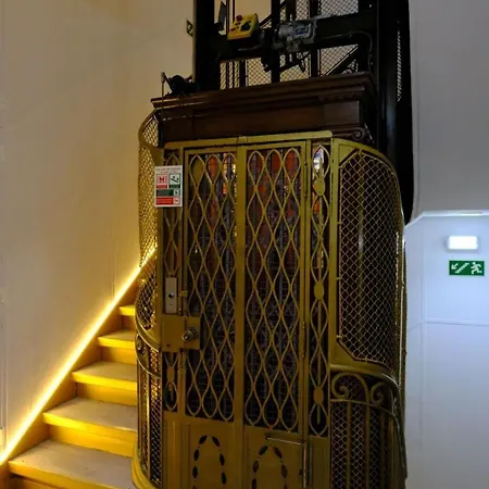 Paradise 호스텔 *