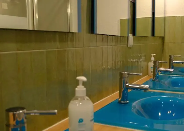 Paradise بيت شباب Lisboa